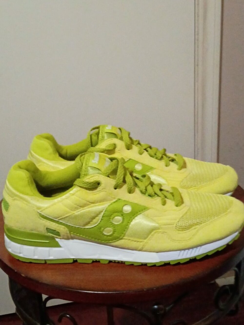 Saucony Shadow 5000 lime green Womens Size 12 Main Squeeze EUC